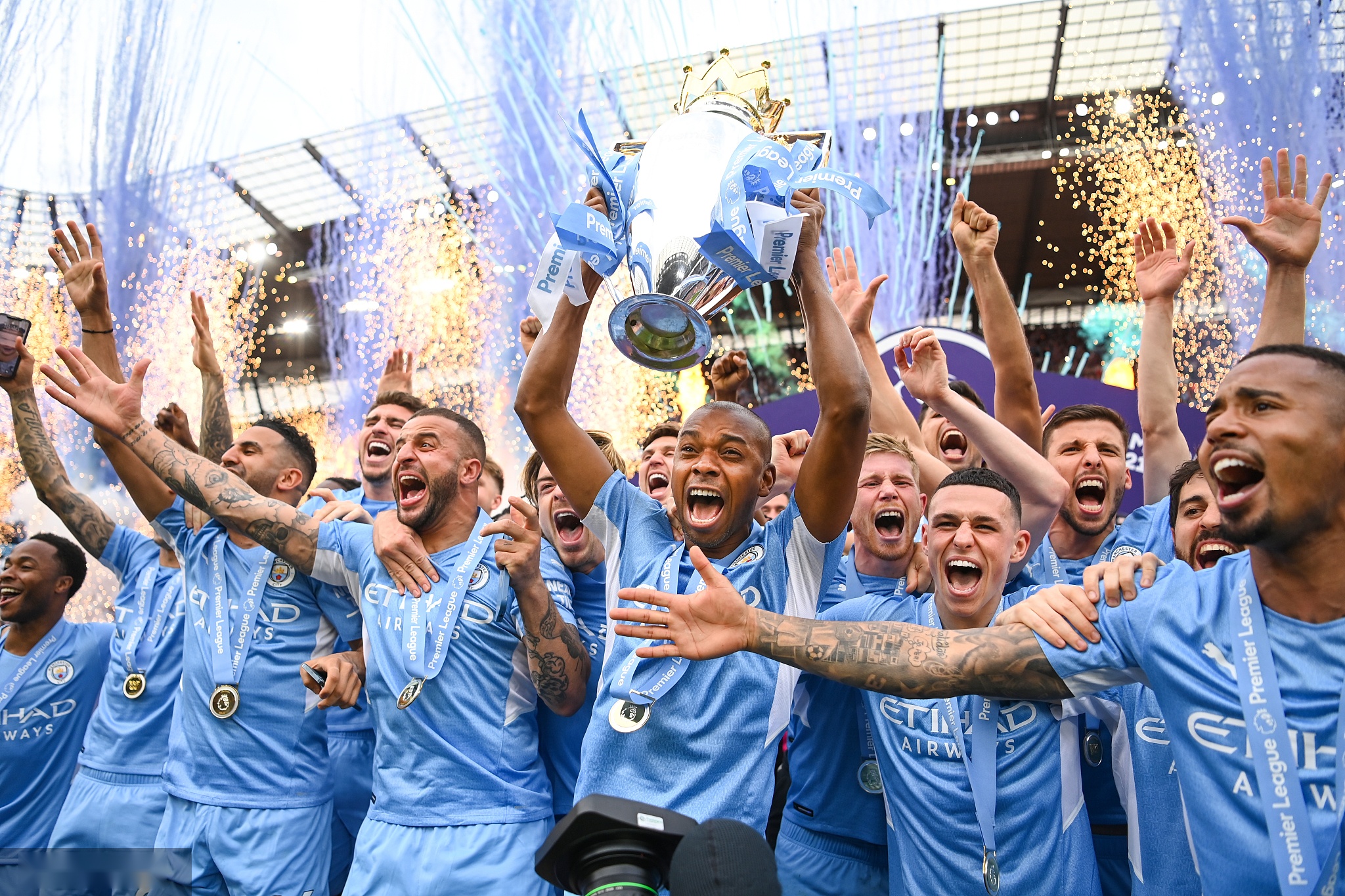 队协作的默 队协作的默